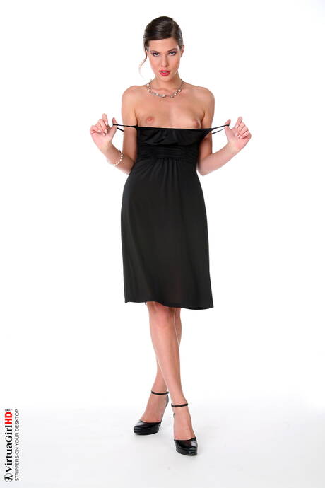 iStripper are proud to present you with a xxx photos featuring Chiara exhibit perfect form