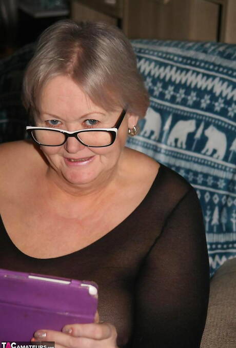 TAC Amateurs invite you to explore a free pictures with Valgasmic Exposed in play with pussy porn